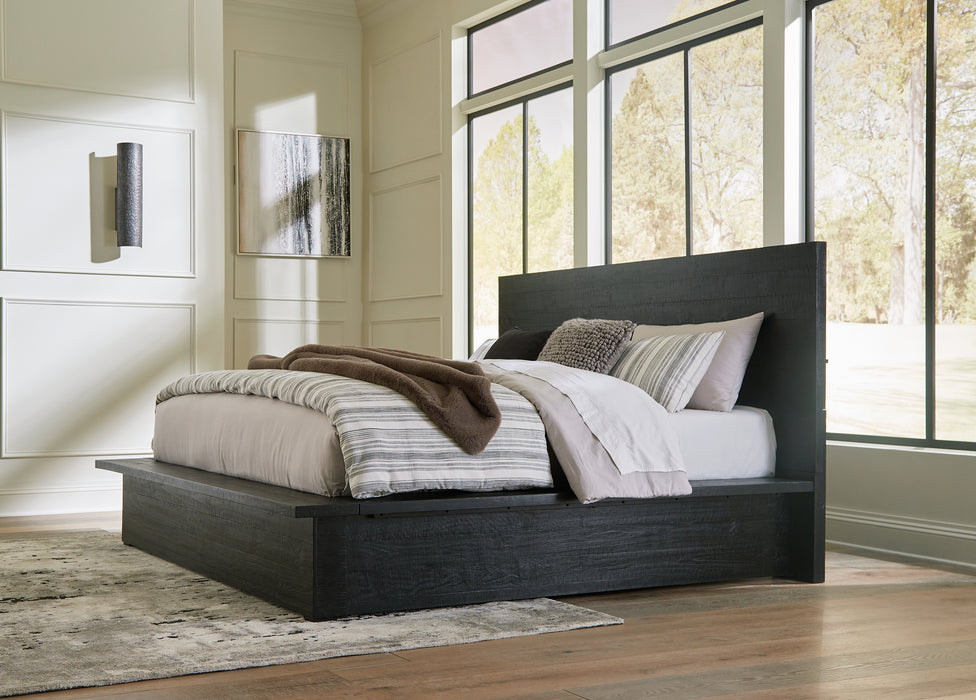 Londer California King Panel Bed with Mirrored Dresser