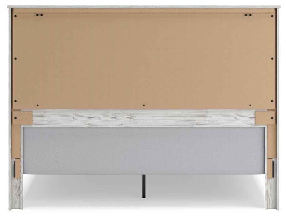 Gerridan King Panel Bed with Mirrored Dresser, Chest and Nightstand