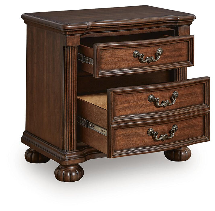 Lavinton King Poster Bed, Dresser, Mirror, Chest and Nightstand